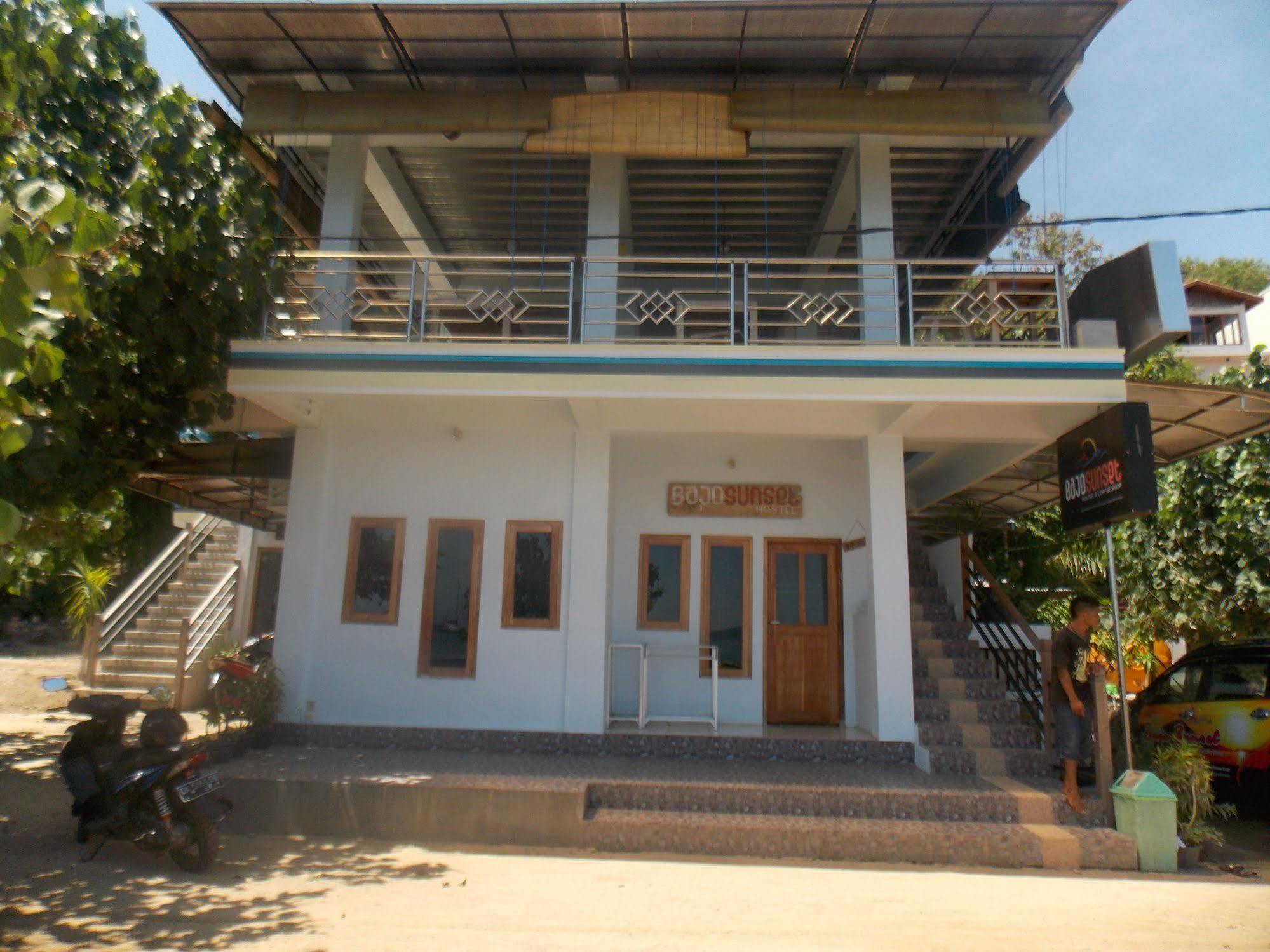 Bajo Sunset Hostel Labuan Bajo Kültér fotó